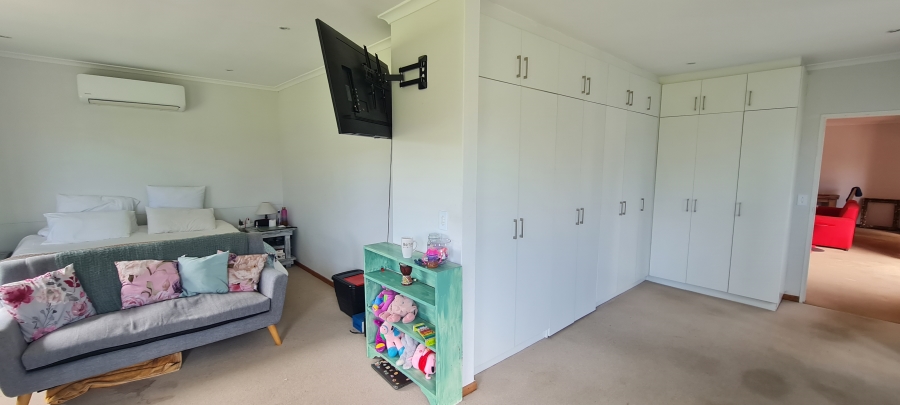 6 Bedroom Property for Sale in Greenways Golf Estate Western Cape